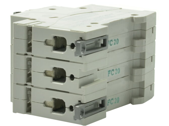 RX3 WYŁĄCZNIK NADPRĄDOWY C 20A 3P 3M 6KA 419236 - obrazek 13