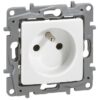 NILOE STEP MODUŁ BIAŁY GNIAZDO 1X Z/U ZACISKI ŚRUBOWE 16A 250V 863130
