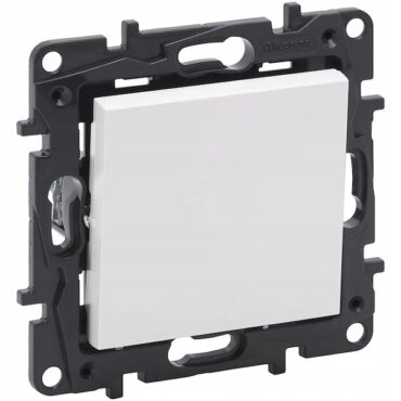 NILOE STEP MODUŁ BIAŁY ŁĄCZNIK KRZYŻOWY ZACISKI ŚRUBOWE 10AX 250V 863107