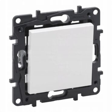 NILOE STEP MODUŁ BIAŁY PRZYCISK 1X 1Z ZACISKI SPRĘŻYNOWE 6A 250V 863109